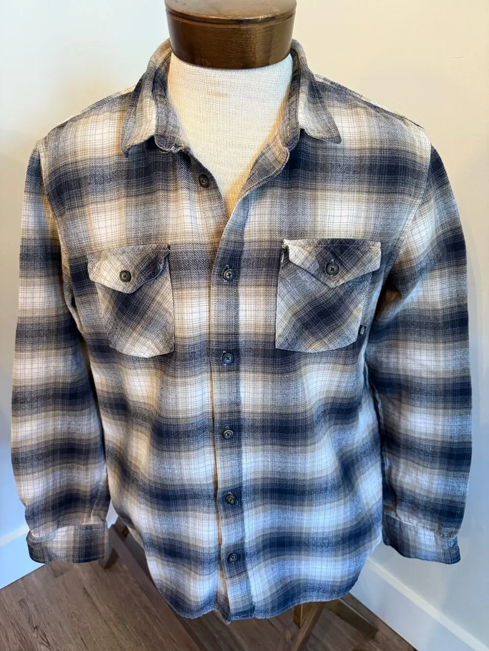 Vans Long Sleeve Blue Plaid Button Up Size Large